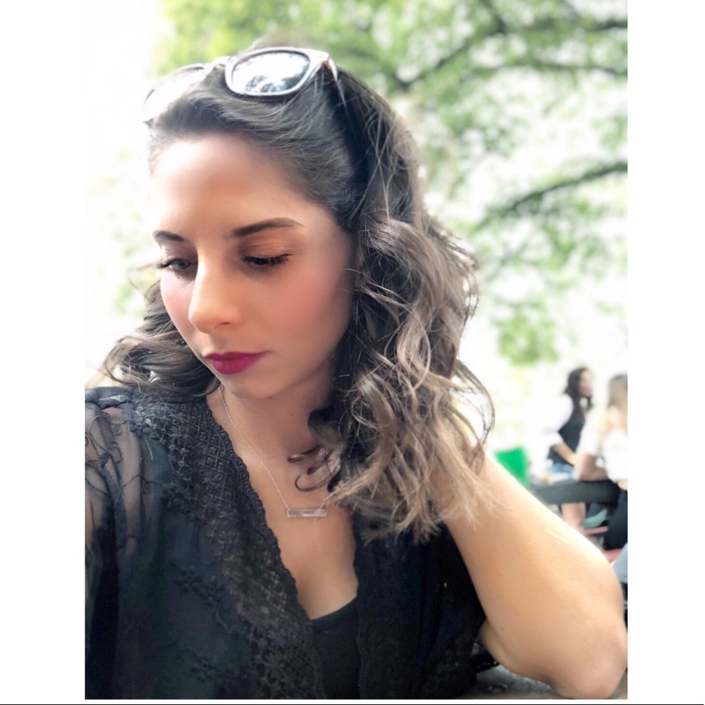 Meet your Posher, Elena